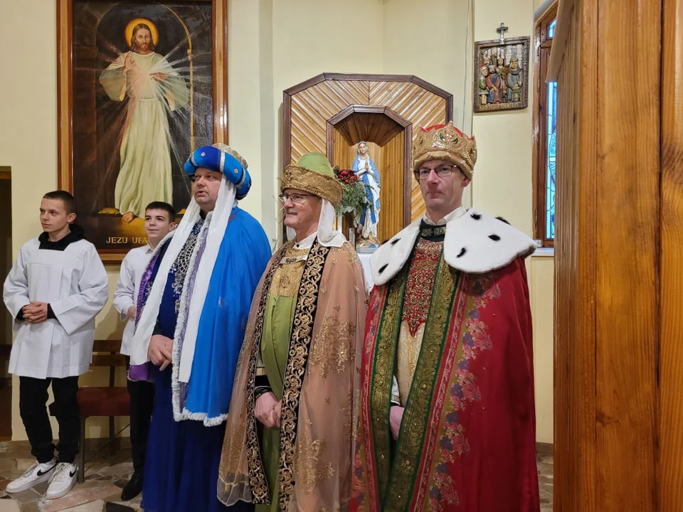 Orszak Trzech Króli po raz piąty przeszedł przez Nowodwór (galeria, video) - Zdjęcie główne
