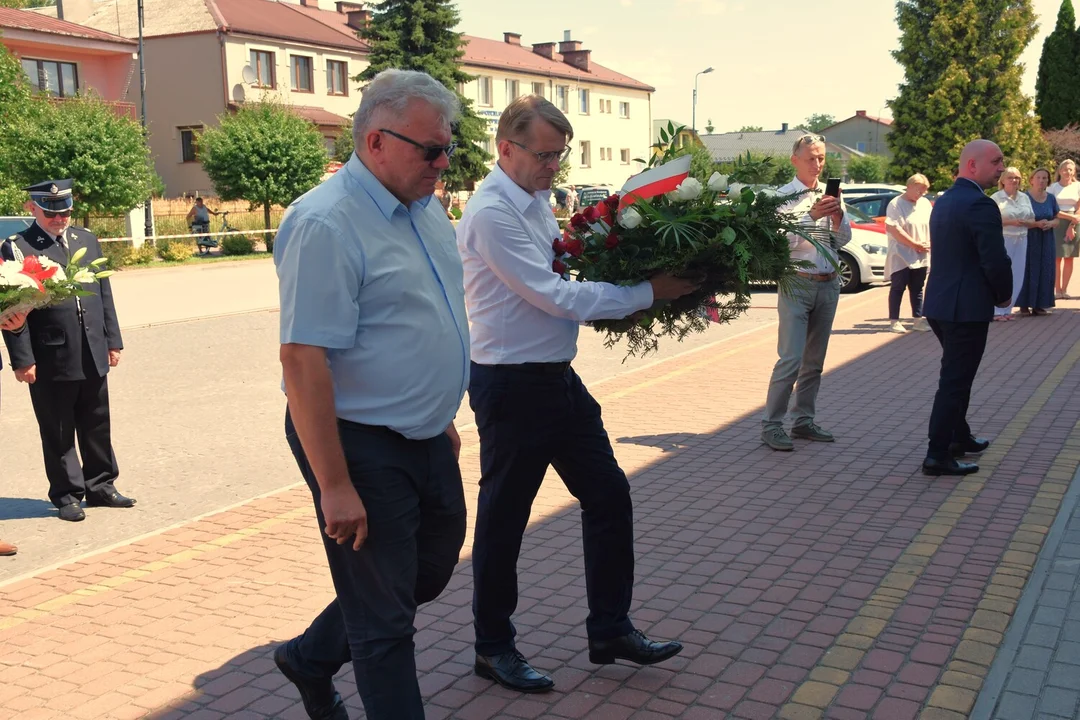 Odsłonięcie tablicy w Adamowie