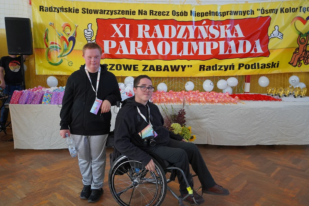 Tęczowe Zabawy w Białce. XI Radzyńska Paraolimpiada pokazała, że najważniejsze są wspólna radość i przełamywanie barier - Zdjęcie główne