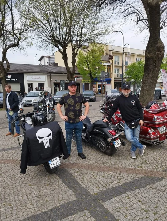 Motoweterani i miłośnicy starej motoryzacji zaprosili na Retro Niedzielę