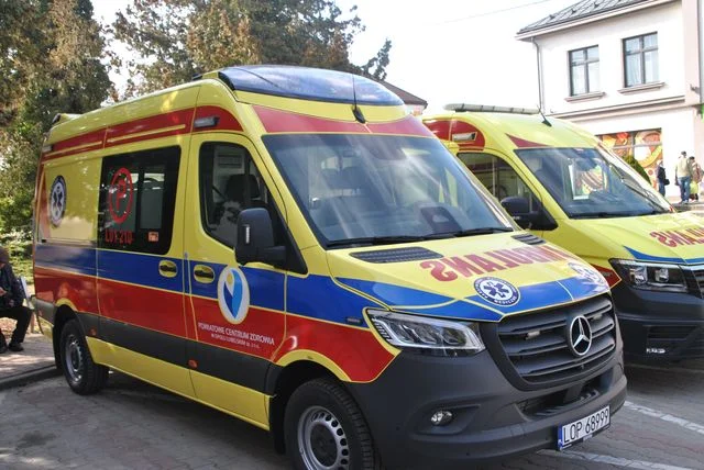 Opole Lubelskie: Przekazanie nowej karetki