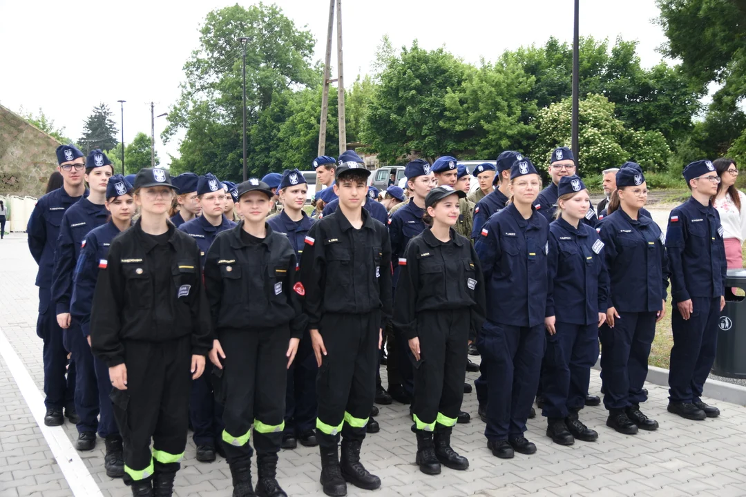 Na ten moment czekało wielu uczniów klas mundurowych. Strzelnica "Smolany" oficjalnie otwarta [ZDJĘCIA] - Zdjęcie główne