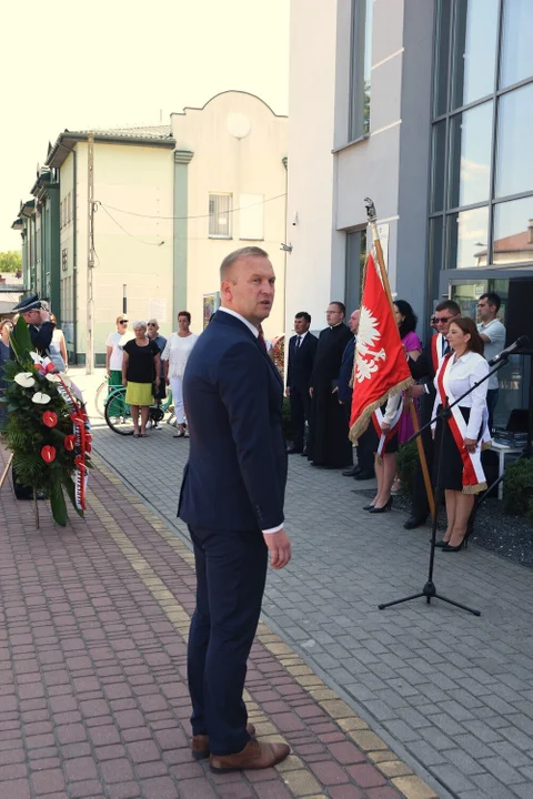 Odsłonięcie tablicy w Adamowie