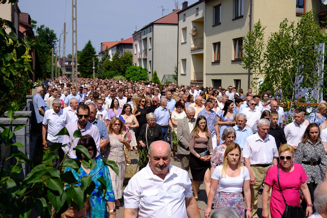 Procesja Bożego Ciała w parafii Matki Kościoła w Łukowie