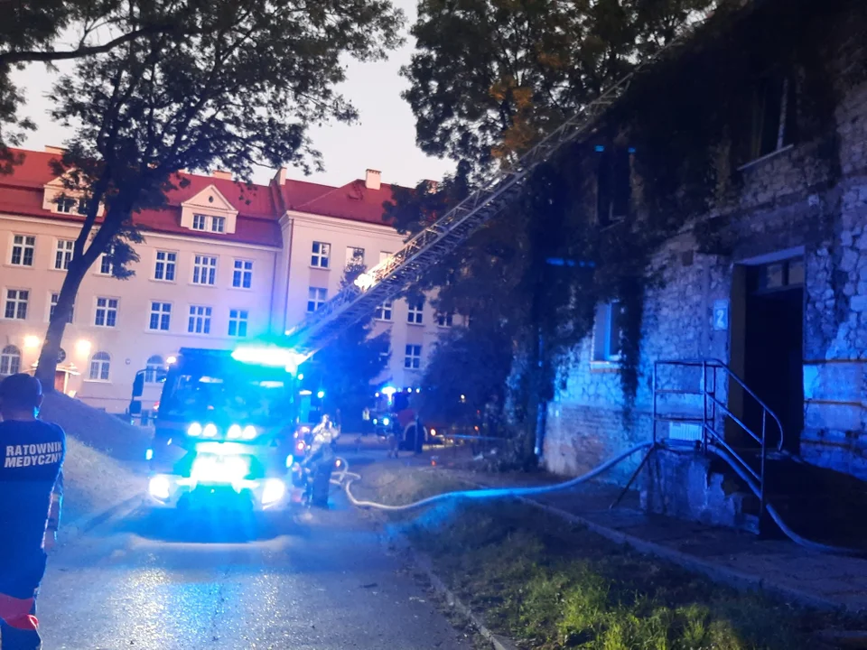 Lublin: Tragiczny pożar kamienicy. Policjanci i strażacy podają wstępne ustalenia