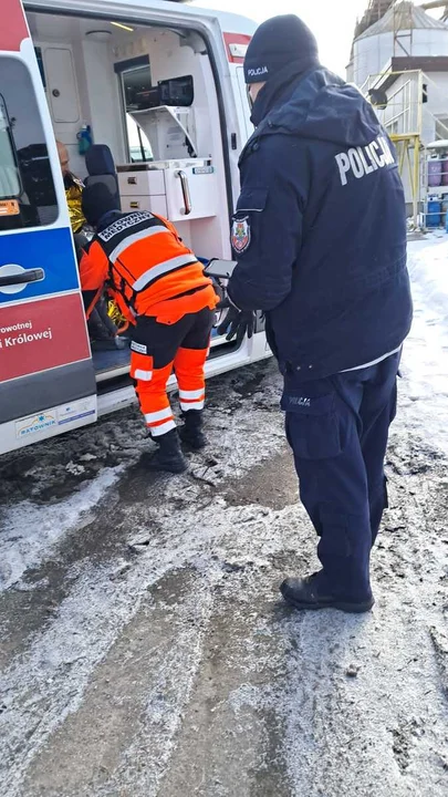 Lubelskie: Mieszkali w przyczepie bez ciepła i jedzenia. Trafili do szpitala