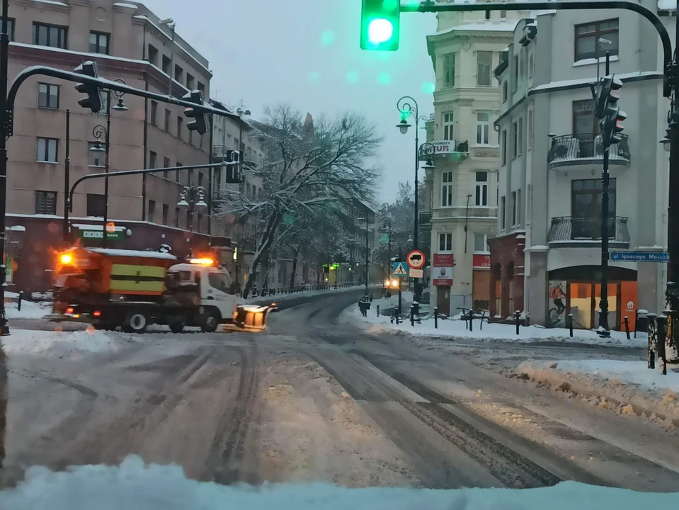 Lublin: Trwa odśnieżanie miasta. Miasto podało dotychczasowe koszty akcji