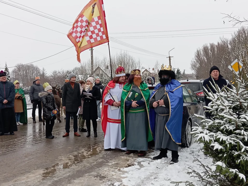 Parafianie z Wilczysk w Orszaku Trzech Króli