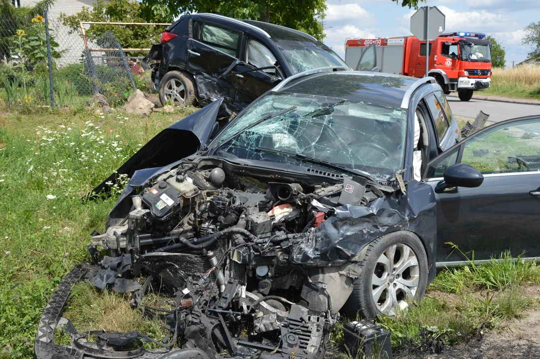 Puszno Skokowskie: Groźny wypadek na skrzyżowaniu. Kia zderzyła się z citroenem (ZDJĘCIA) - Zdjęcie główne