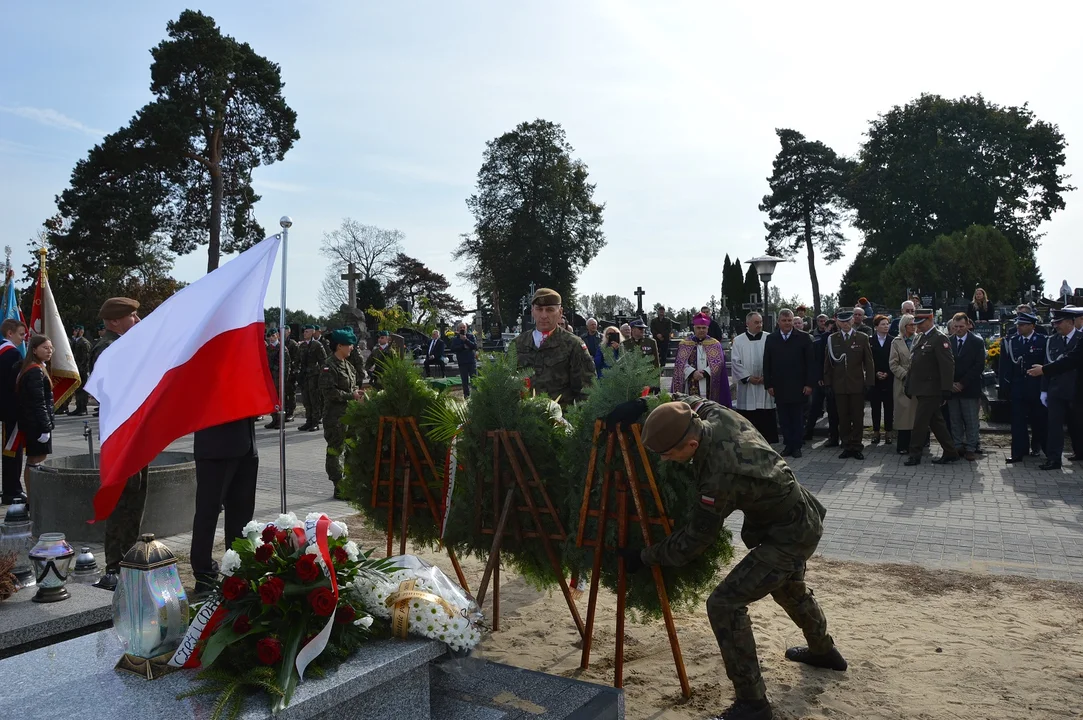 Odsłonięcie nagrobka żołnierza AK Karola Chlebickiego w Chodlu