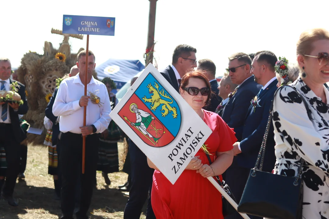 Korowód dożynkowy w Radawcu