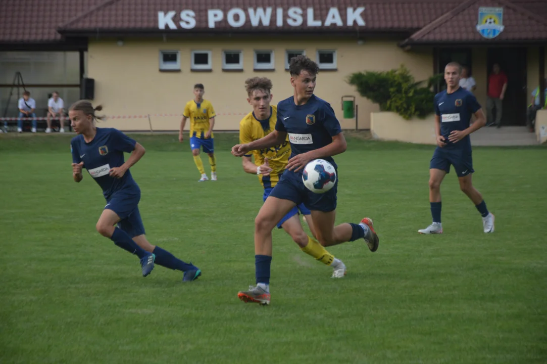 Powiślak Końskowola - MKS Czarni 1947 Dęblin