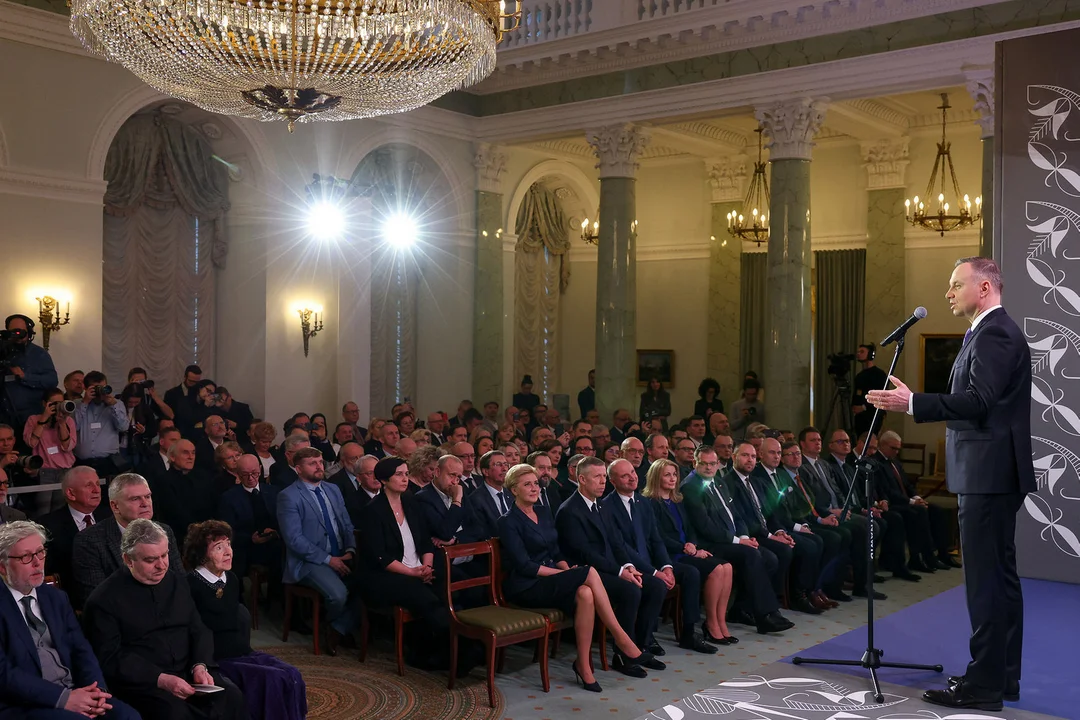 Dyrektor ROK Robert Mazurek na uroczystości Polonia Rediviva - Zdjęcie główne