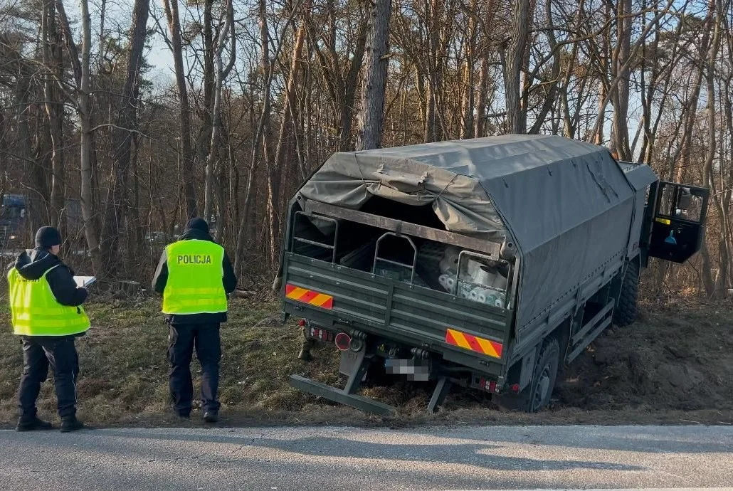 Lubelskie: Osobówka zderzyła się z ciężarówką. Jeden kierowca był pijany