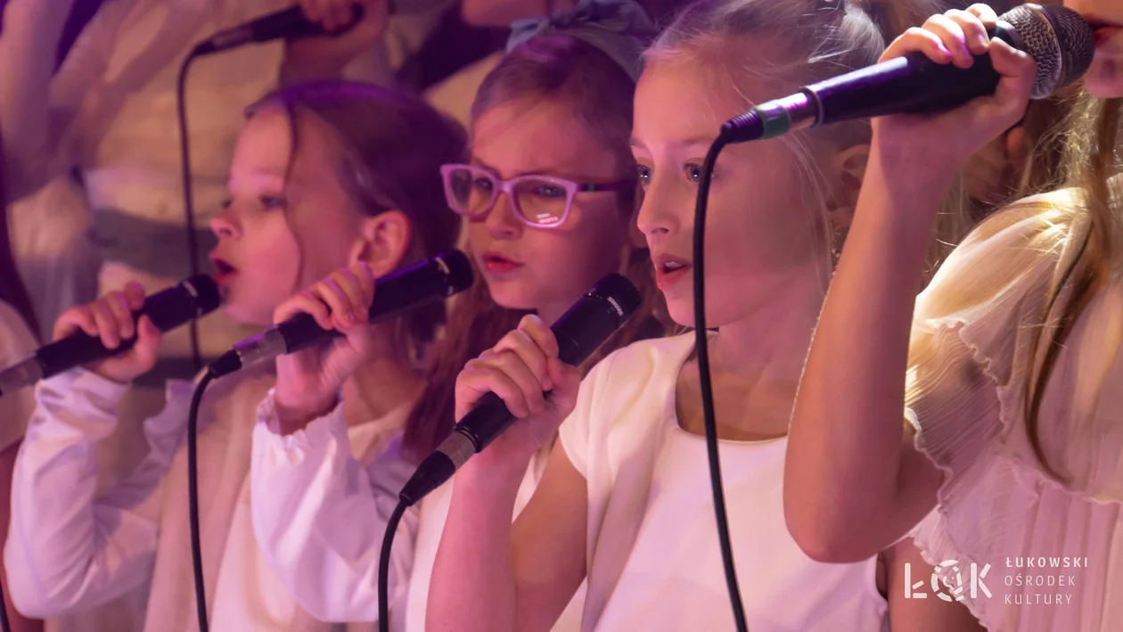 Koncert "Osiecka między nami" w wykonaniu Fabryki Piosenki ŁOK