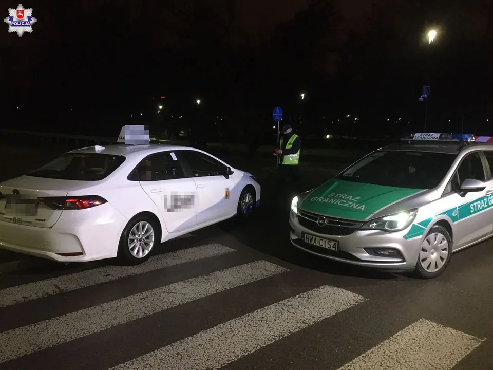 Lublin: Kierowca nielegalnie przebywający w Polsce, drugi bez prawa jazdy. Policja skontrolowała przewozy osób "na Aplikację"
