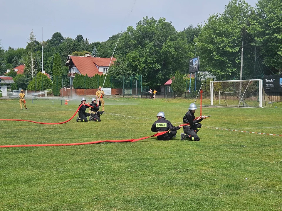 Strażacki duch walki pomimo upału – za nami Międzygminne Zawody Sportowo-Pożarnicze Gmin Nałęczów i Wąwolnica 2025 (galeria)