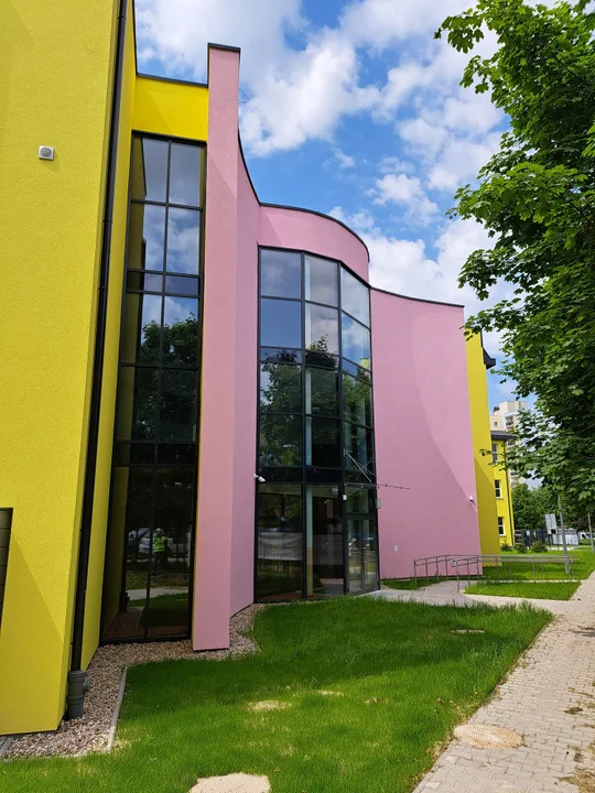 Lublin: Koniec rozbudowy szkoły na Felinie. Są nowe sale lekcyjne, kuchnia i stołówka