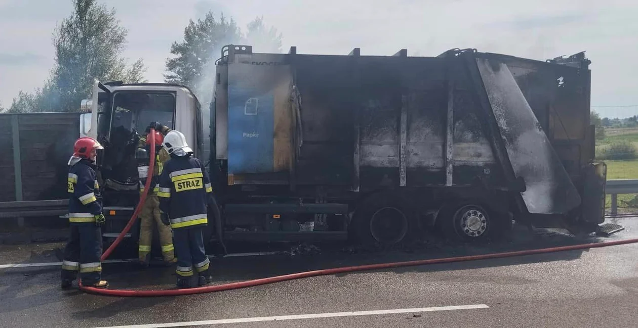 Pożar samochodu ciężarowego na ekspresówce