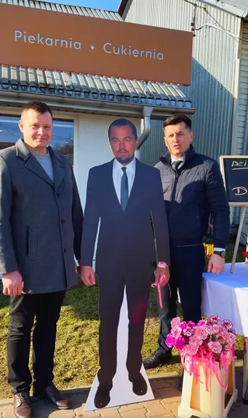 Leonardo DiCaprio w Miastkowie! Trzeba przyznać, że sołtys Włodarczyk ma gest i działa z rozmachem!