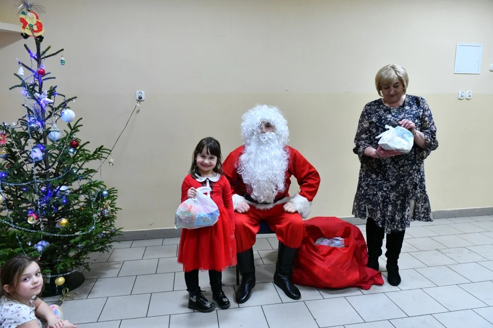 Zabawa choinkowa w Jeziorach (zdjęcia).