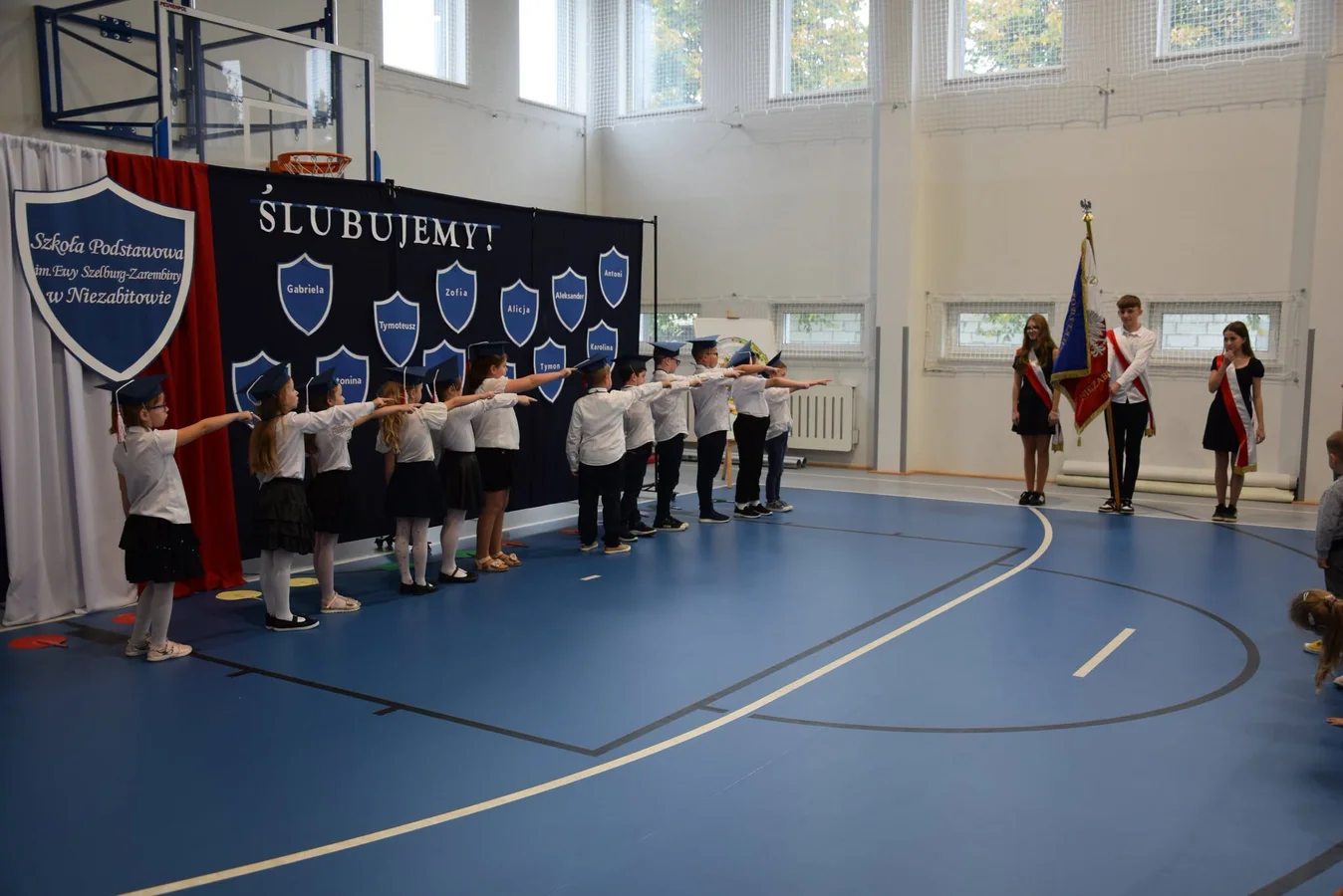 Niezabitów: ślubowanie – zdjęcie 1