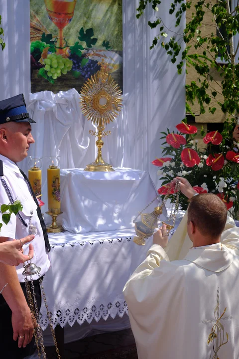 Procesja Bożego Ciała w parafii Matki Kościoła w Łukowie