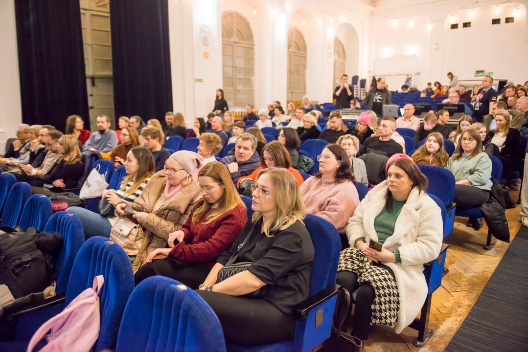 34 Finał WOŚP  i młodzi tancerze w Oranżerii w Radzyniu Podlaskim