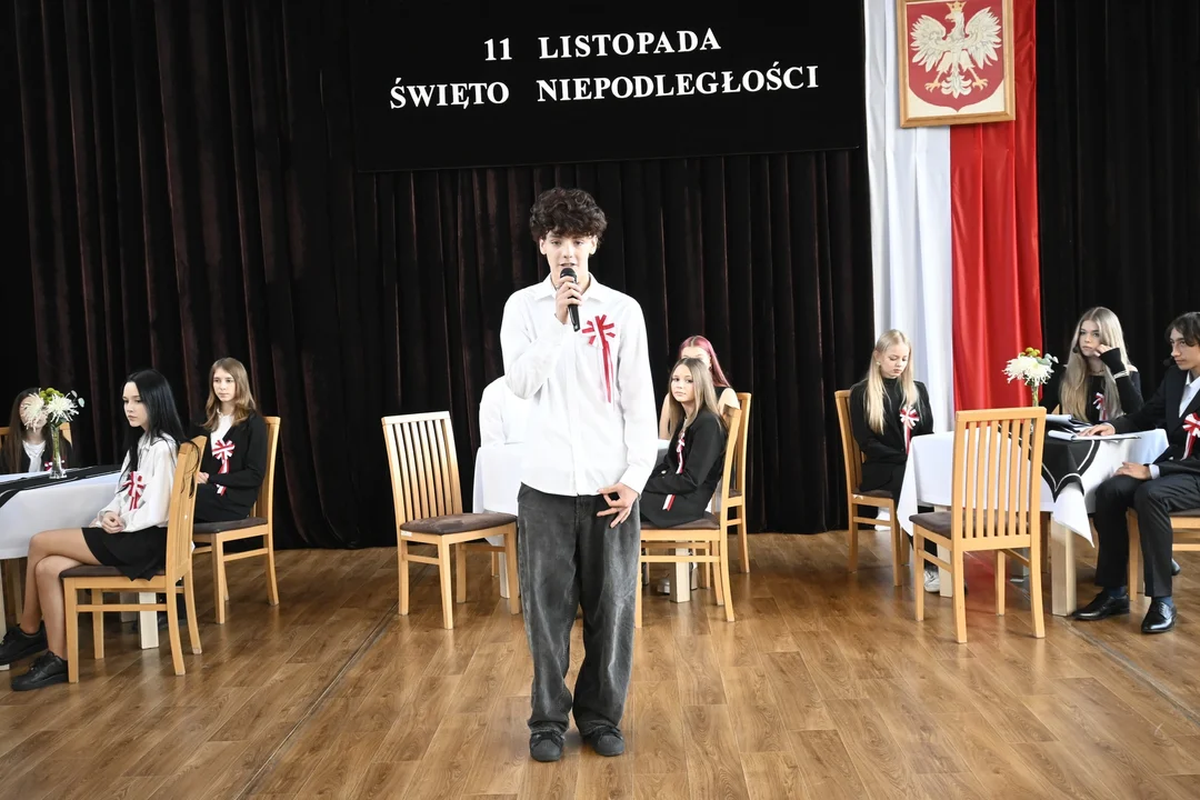 Szkoła do hymnu - ZSZiO w Biłgoraju