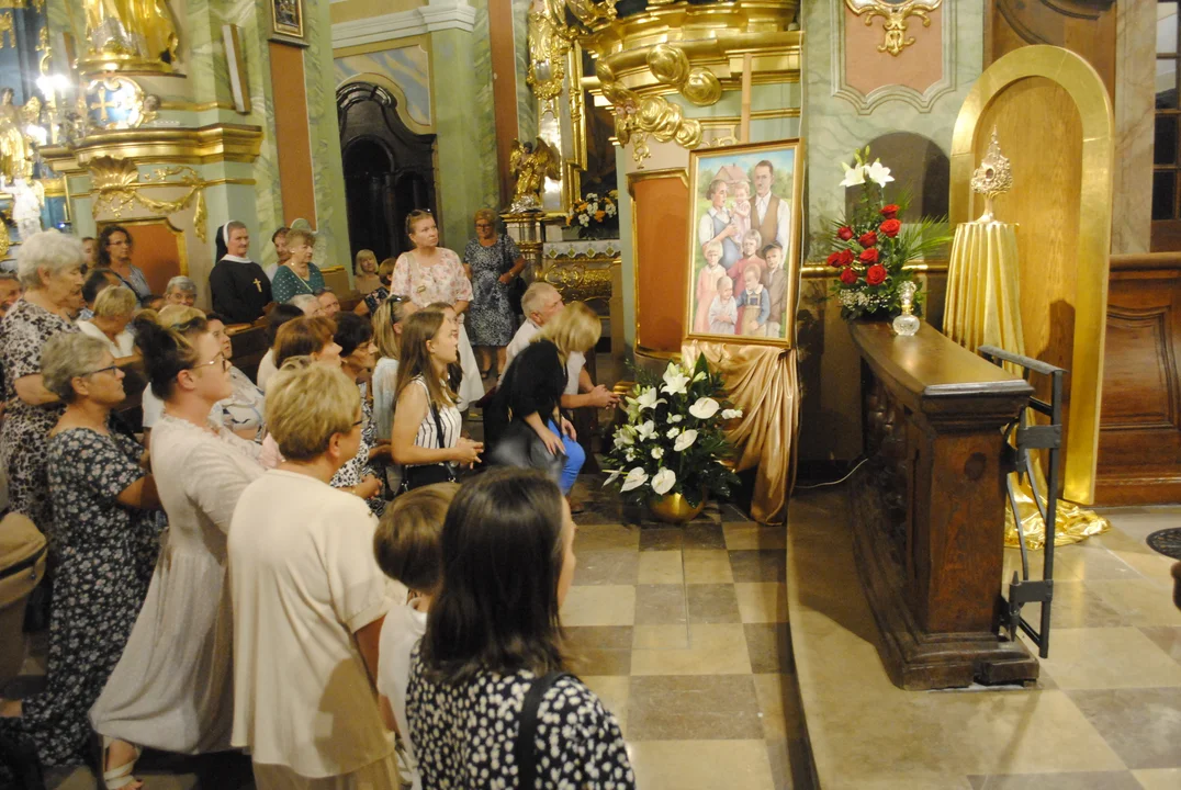 Relikwie Ulmów w Lubartowie. Mszę świętą odprawił biskup Bab (zdjęcia) - Zdjęcie główne