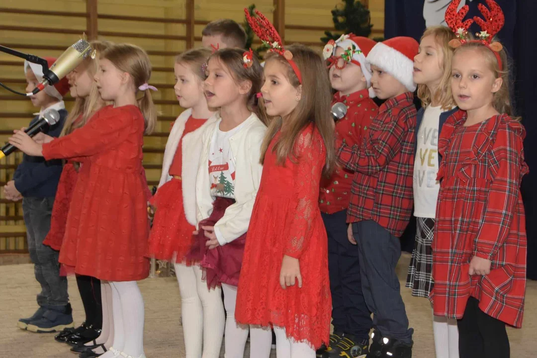 Kiermasz bożonarodzeniowy w Adamowie