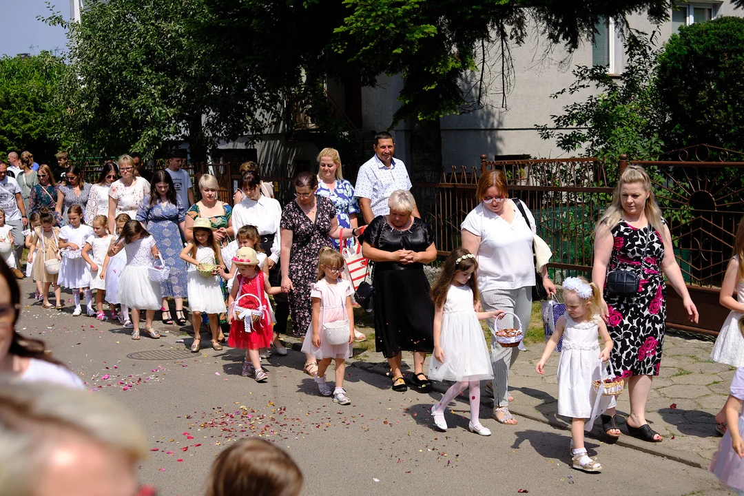 Procesja Bożego Ciała w parafii Matki Kościoła w Łukowie