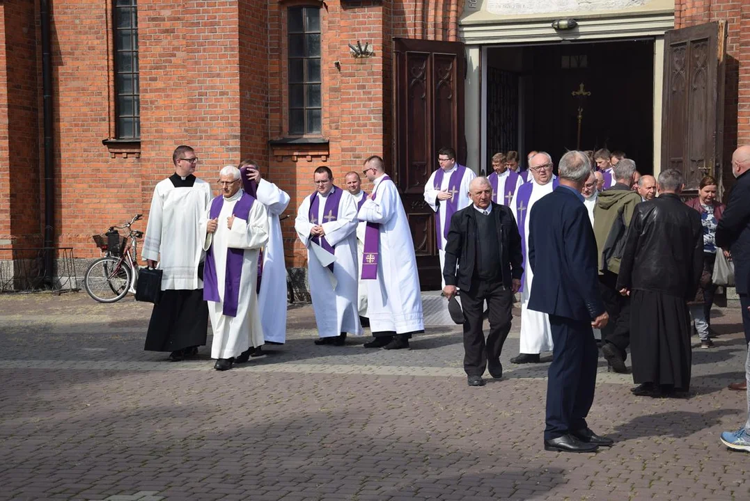 Uroczystości pogrzebowe śp. ks. kanonika Henryka Prządki