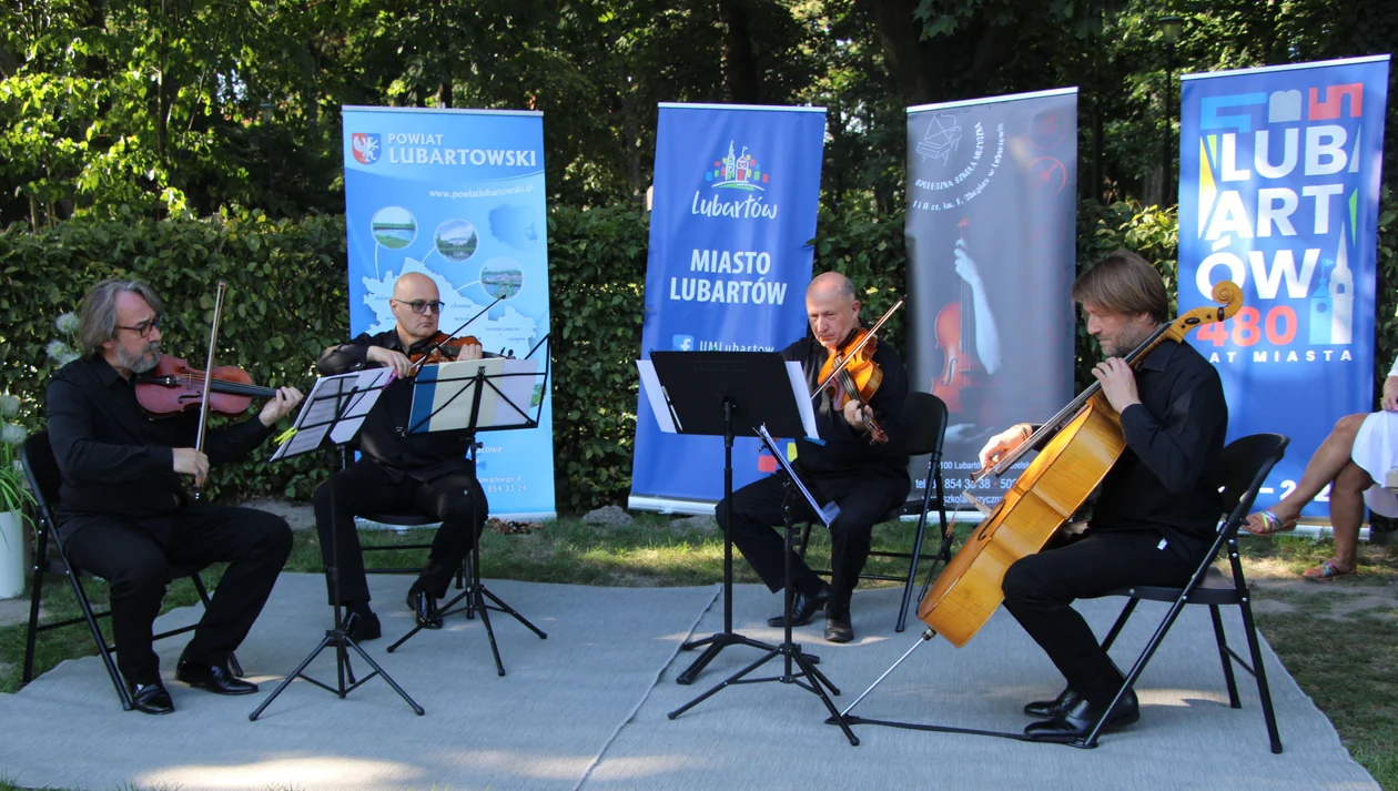 Koncert w parku w Lubartowie. XI Festiwal Muzyki Kameralnej "Sempre" (zdjęcia) - Zdjęcie główne