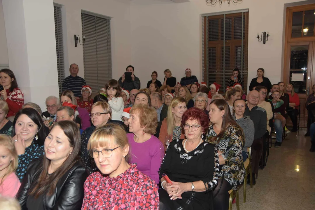 Mikołajki dla dorosłych w Bibliotece w Krzywdzie