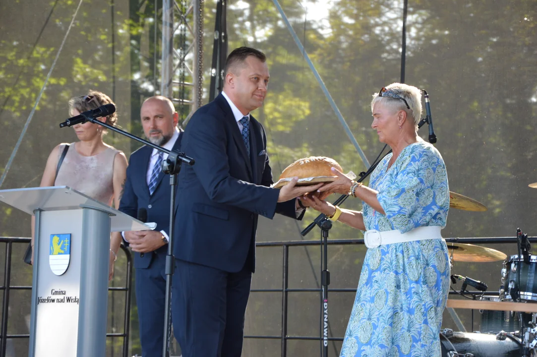 W niedzielę w Józefowie nad Wisłą odbyły się Dożynki Gminne