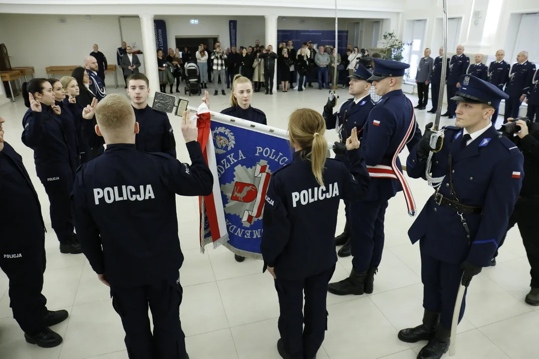 Nowi funkcjonariusze w lubelskiej policji. Złożyli ślubowanie, niedługo zaczną pracę [ZDJĘCIA] - Zdjęcie główne