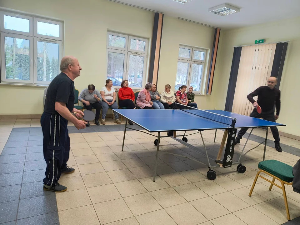 Seniorzy z gminy Łuków rozegrali turniej ping ponga - Zdjęcie główne