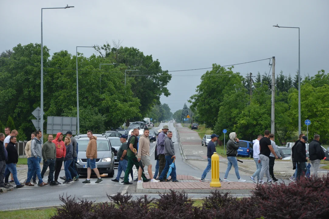 Protest producentów malin w Opolu Lubelskim. Dzień drugi