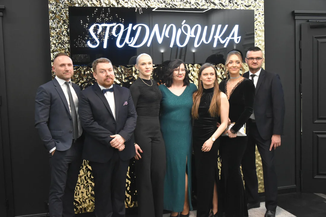 Studniówka ZSE w Międzyrzecu Podlaskim – zdjęcia grupowe