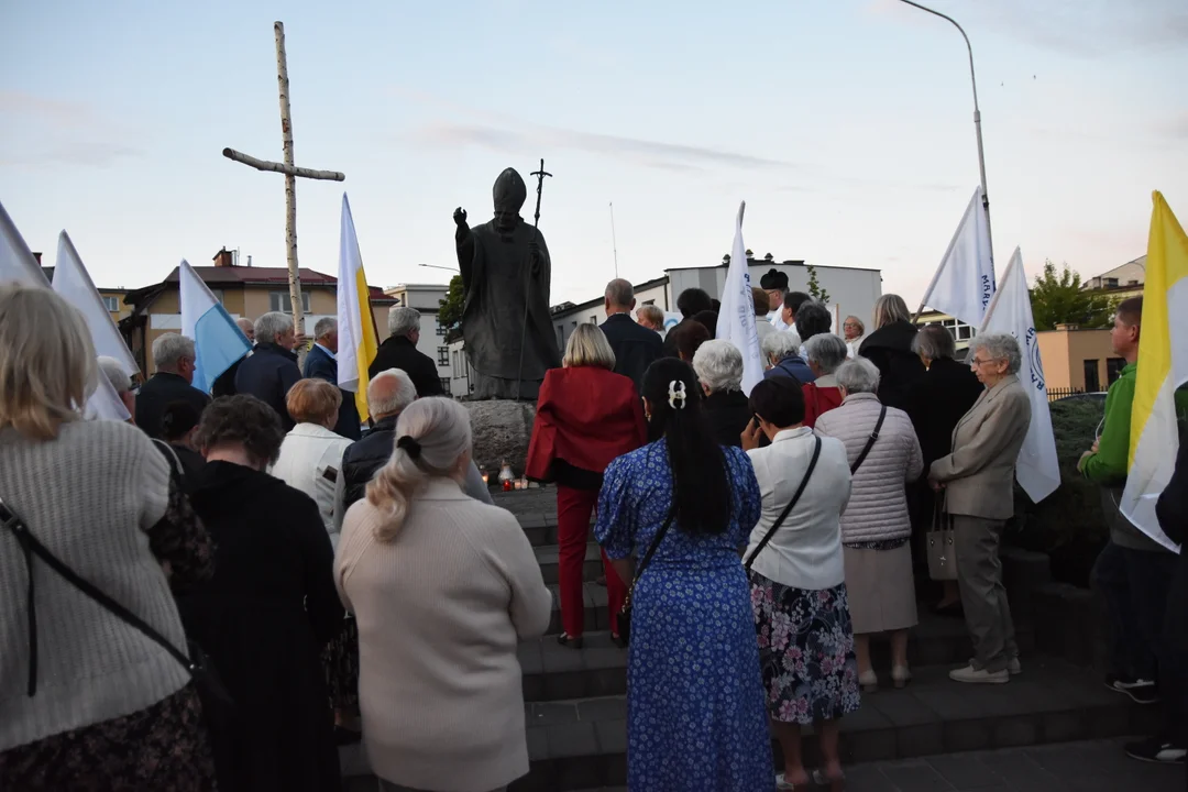 Mieszkańcy Łukowa upamiętnili 104. rocznicę urodzin Karola Wojtyły