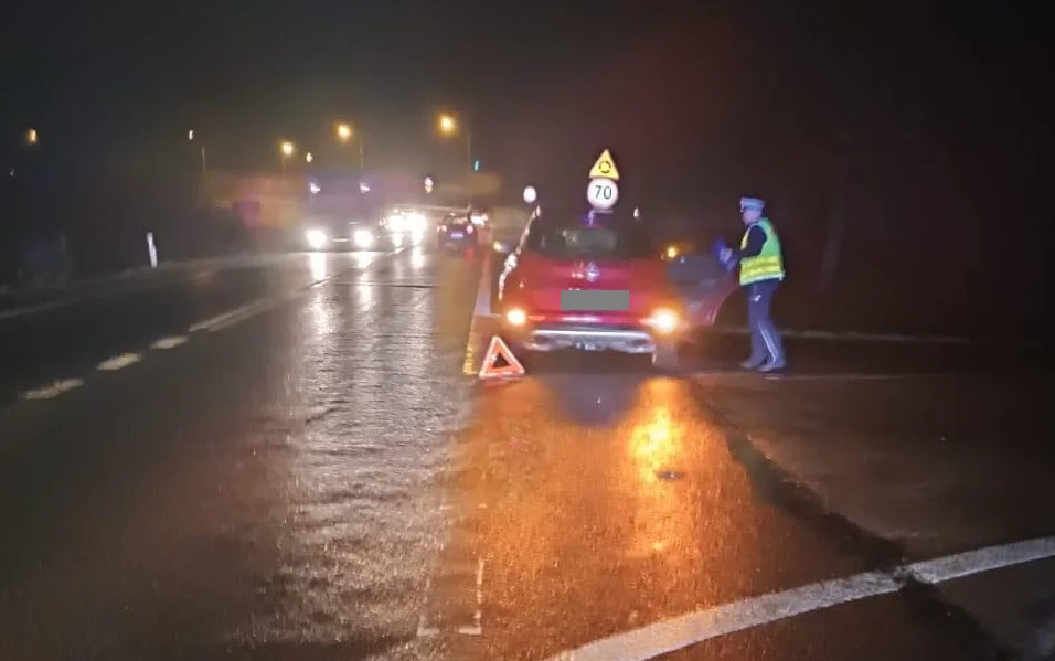 Województwo lubelskie: Pieszy wtargnął pod samochód. Skończył w szpitalu