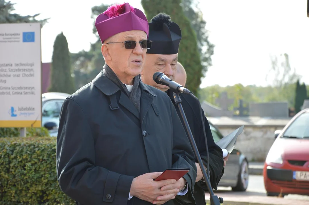 Uroczystość odłonięcta tabicy pamiątkowej poświęconej chodelskim Żydom zamrodowanym podczas akcji „Reinhardt”