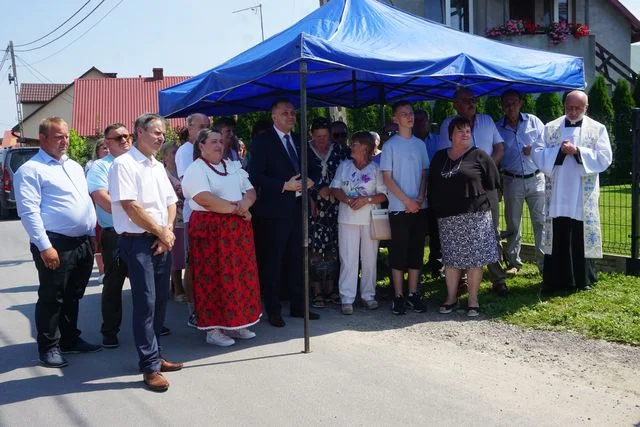 Ugory z nową drogą. Prawie 700 metrów nowej nawierzchni (foto) - Zdjęcie główne