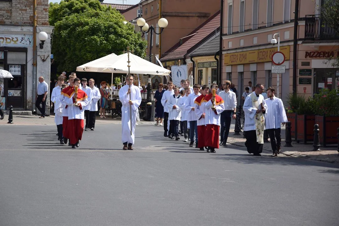 Biała Podlaska: Procesja Bożego Ciała na placu Wolności