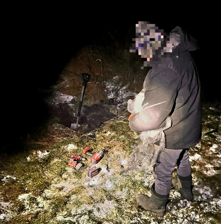 Powiat parczewski: Kradł i zakopywał łupy na polu. Tłumaczył się trudną sytuacją finansową - Zdjęcie główne