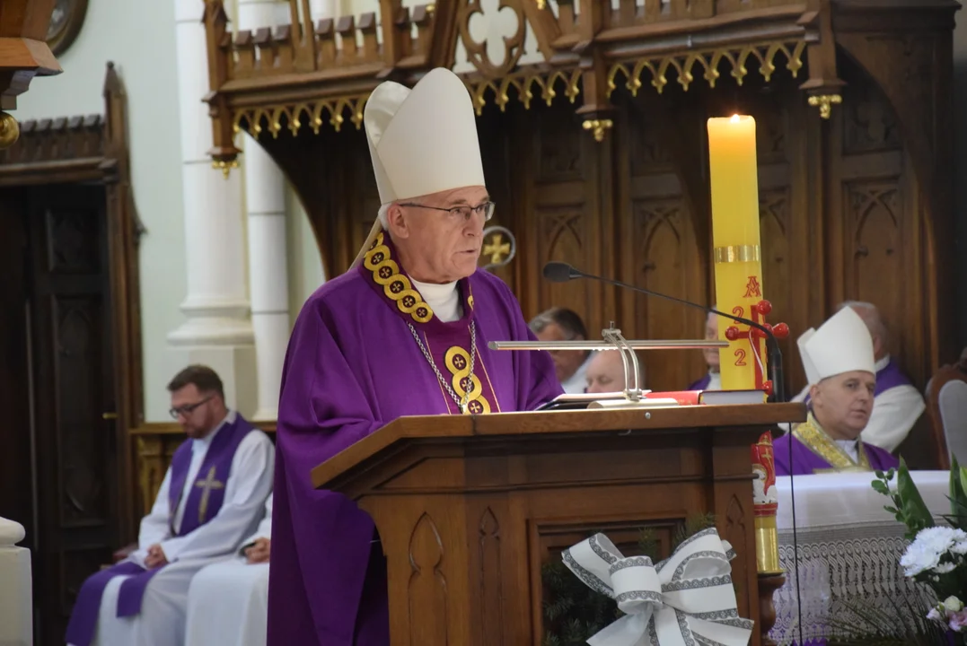 Uroczystości pogrzebowe śp. ks. kanonika Henryka Prządki