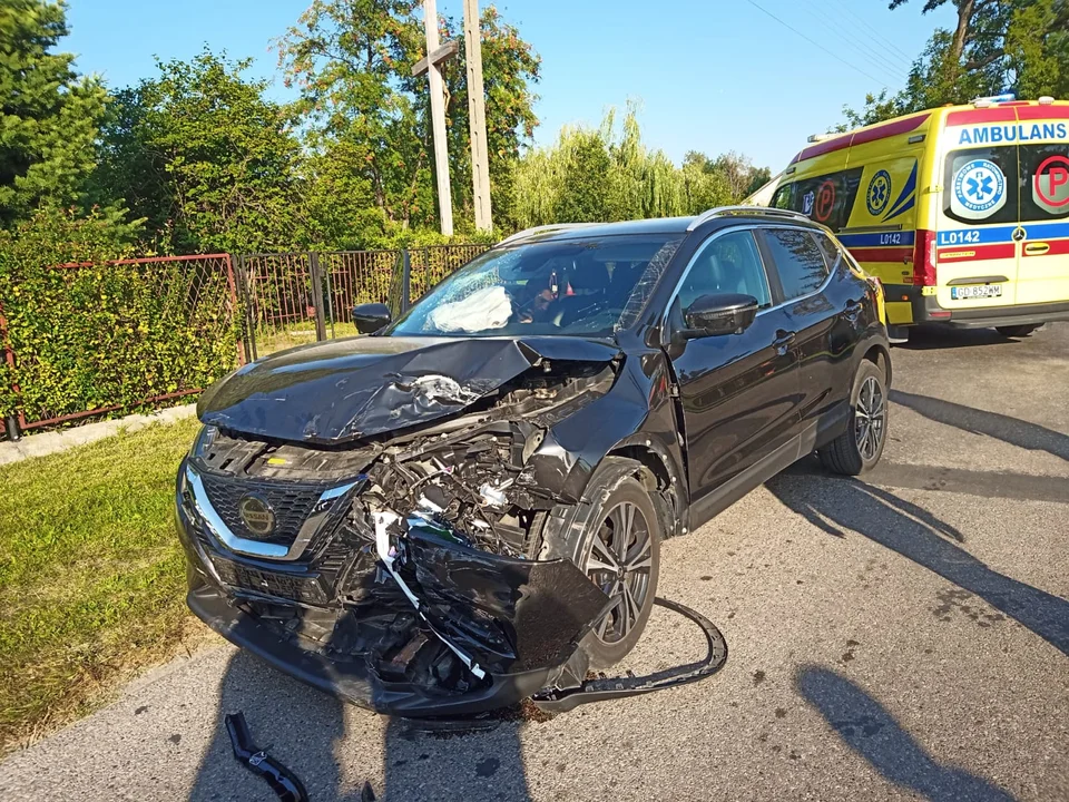 Zderzenie w Uścimowie. Cztery osoby trafiły do szpitala (zdjęcia) - Zdjęcie główne