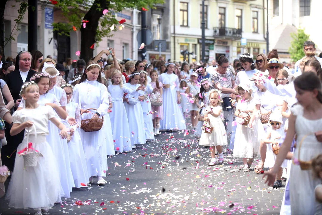 Boże Ciało 2024. Tak wyglądała procesja [ZDJĘCIA CZ. 1] - Zdjęcie główne