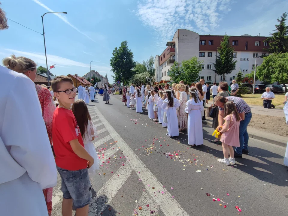 Procesja Bożego Ciała w parafii Podwyższenia Krzyża Świętego w Łukowie